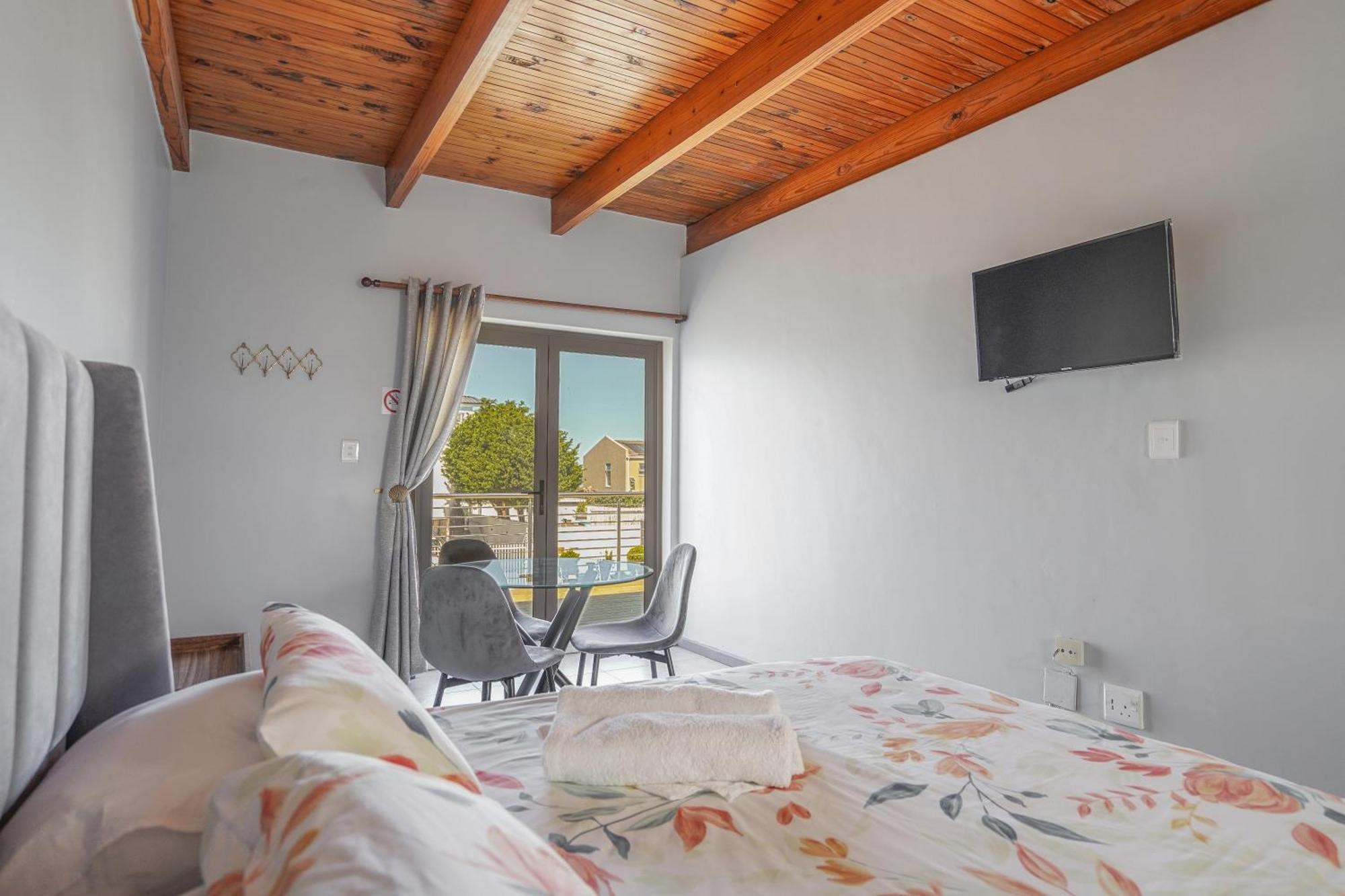 Ocean Vibes Guest house Cape Town